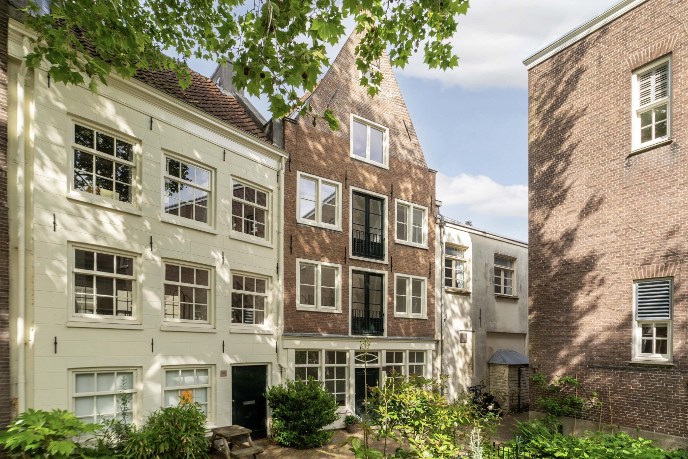 Oudezijds Achterburgwal 79