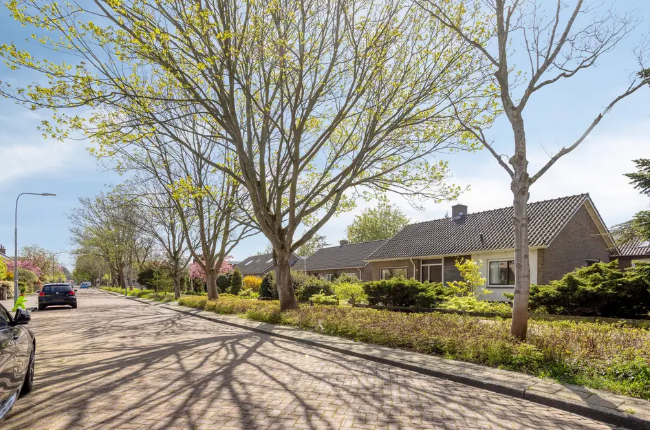 van der Ploegstraat 93, Heemskerk