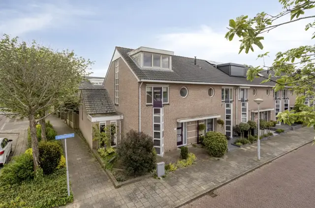 Tuinfluiter 32, Heemskerk