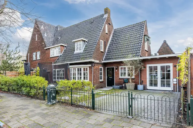 Emmalaan 44, Hoofddorp