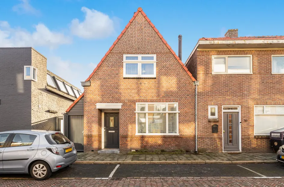 C.H. Moensstraat 8, Beverwijk