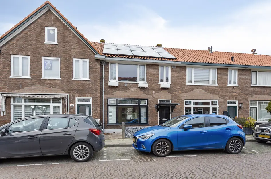 Deken Waarestraat 56, Beverwijk
