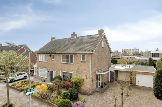 Graaf van Aremberglaan 23, Heemskerk