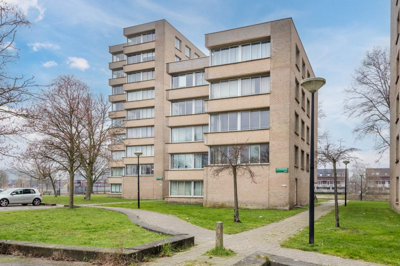 Efua Sutherlandstraat 38
