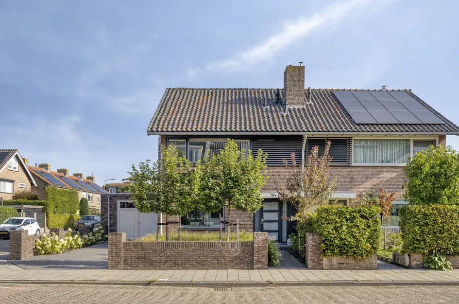 Burgemeester van Roosmalenstraat 33, Uitgeest
