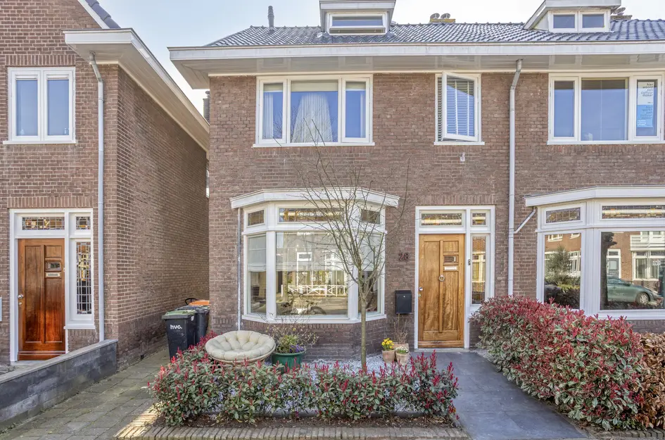 Strick van Linschotenstraat 28, Beverwijk
