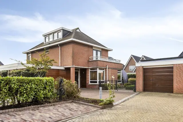 Floraronde 9, Uitgeest