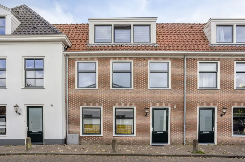 Middelweg 1